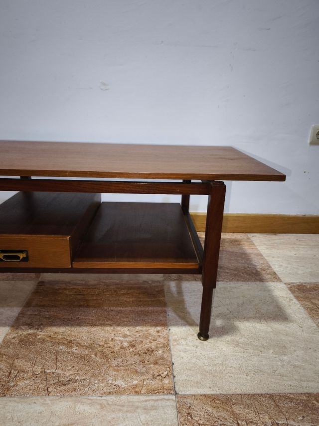 Antigua mesa de centro vintage nórdica