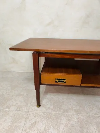 Antigua mesa de centro vintage nórdica