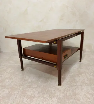 Antigua mesa de centro vintage nórdica