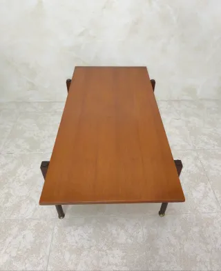 Antigua mesa de centro vintage nórdica