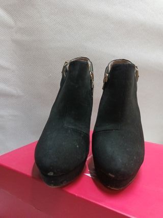 Botines negros MARIAMARE tacón fino