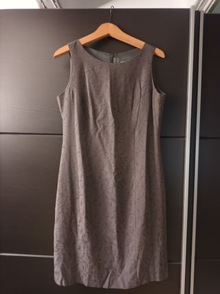 Vestido gris elegante + chaqueta