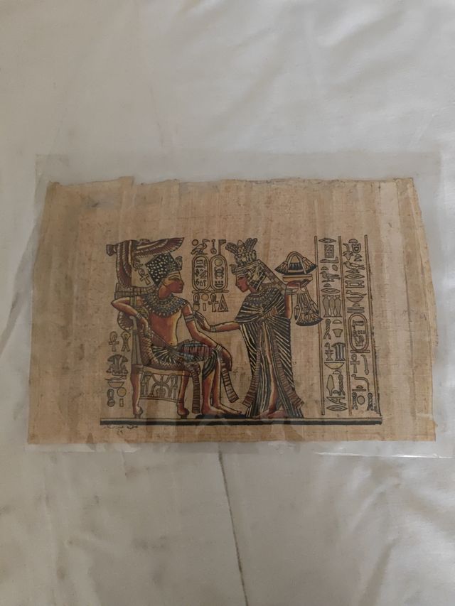 Papiros egipcios antiguos con certificado