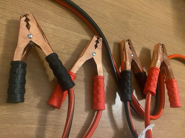 Cables puente bateria coche