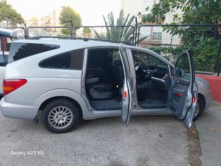 SsangYong Rodius 2011