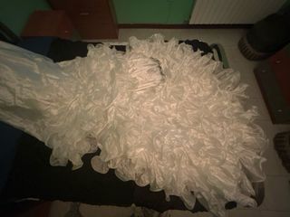 Vestido novia blanco de raso.
