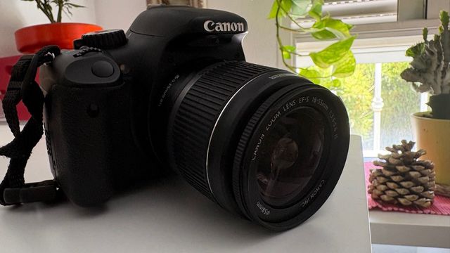 Canon EOS 550D negra