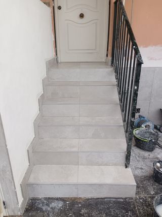 Reformas escalera gres