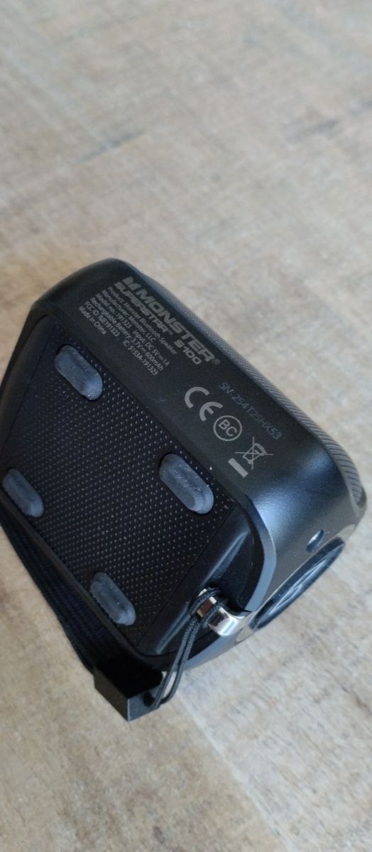 Monster SuperStar S100