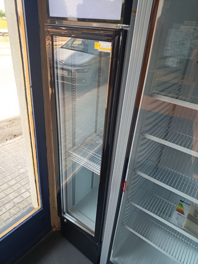 Armario frigorífico nuevo