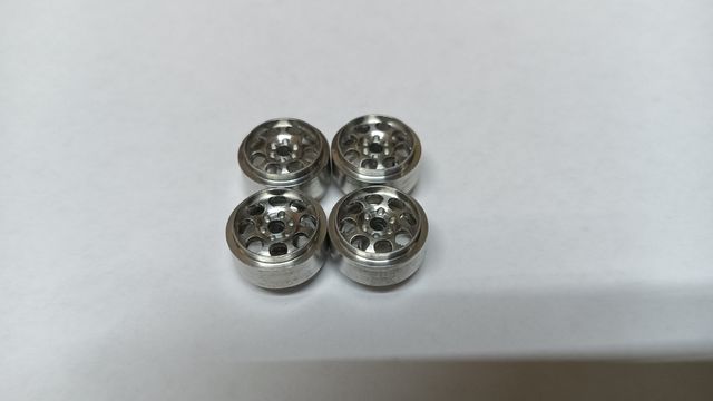 Set di 4 nuove ruote in alluminio calibrate