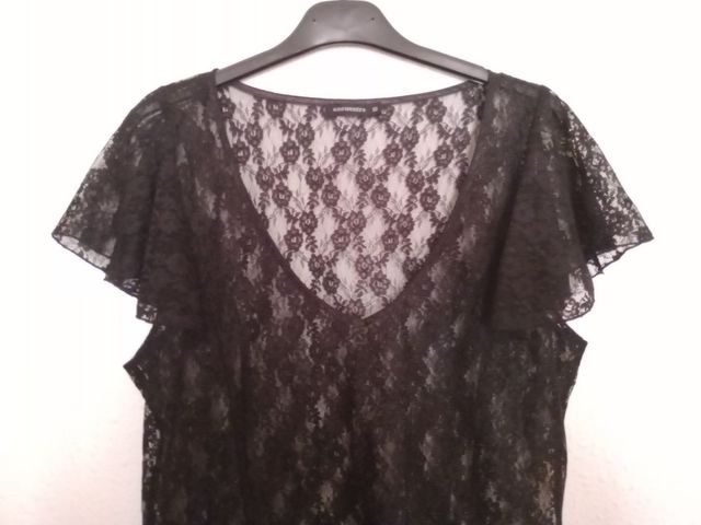 Blusa negra encaje