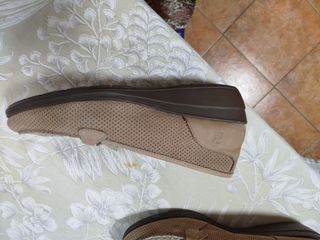 Zapatos 24Hrs beige y plata