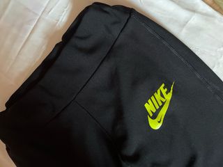 Mallas Nike negras y amarillas
