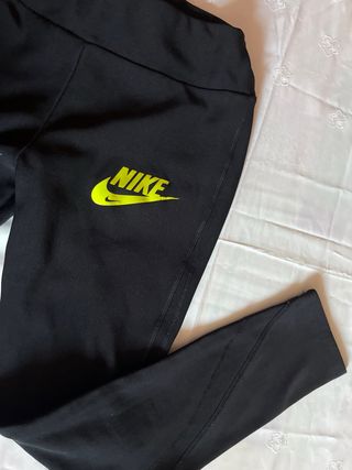 Mallas Nike negras y amarillas