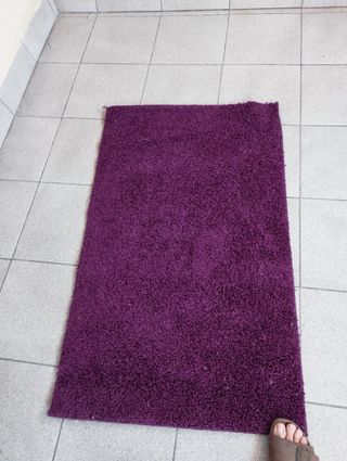 Alfombra morada - 110x67 cm