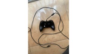 Mando Xbox 360 con cable Mad Catz – PERFECTO