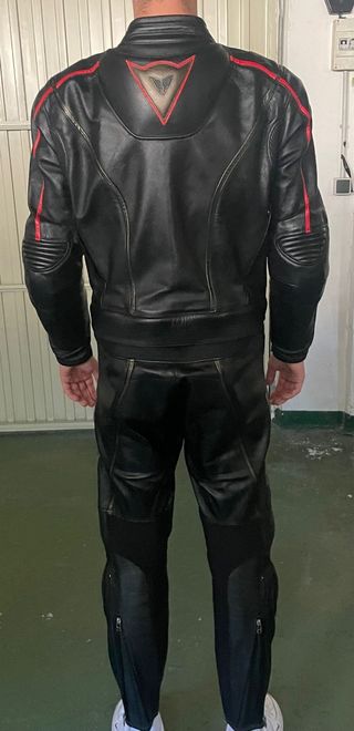 Mono Dainese cuero 2 piezas