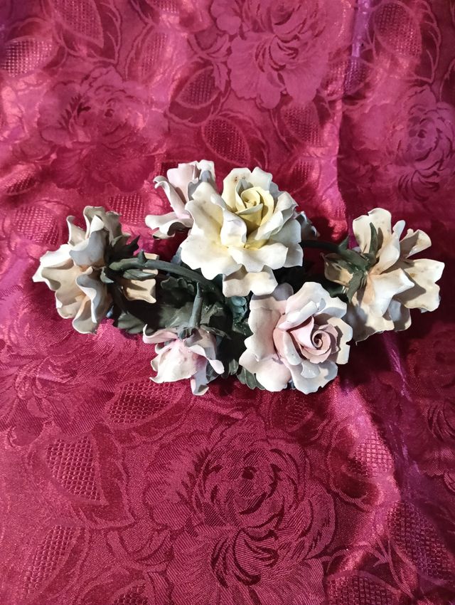 Centrotavola rose Capodimonte