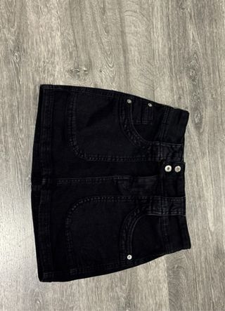 Mini Falda Bershka negra