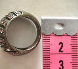 Anillo vintage marrón con circonitas rosa