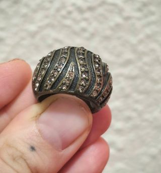 Anillo vintage marrón con circonitas rosa