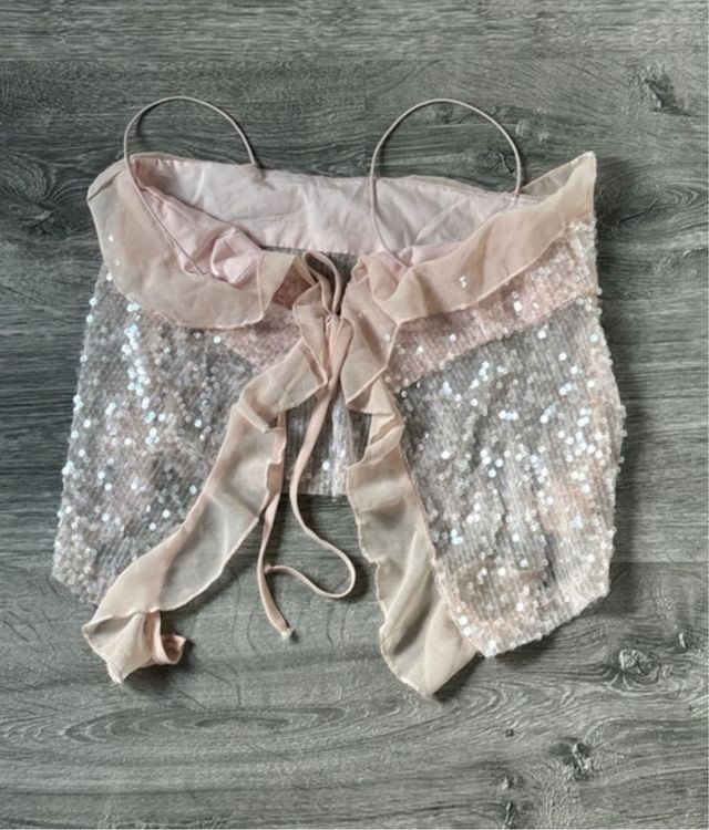 Top rosa Shein con lentejuelas