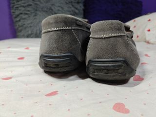 Mocasines de piel de ante grises náuticos