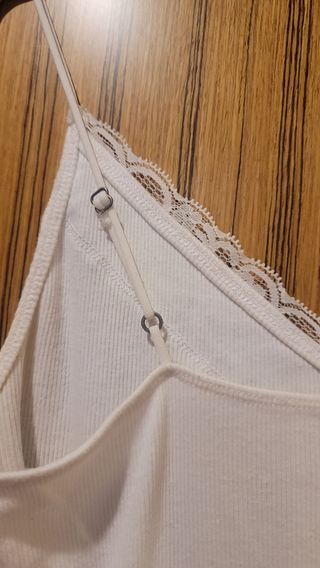 Top Hollister blanco encaje