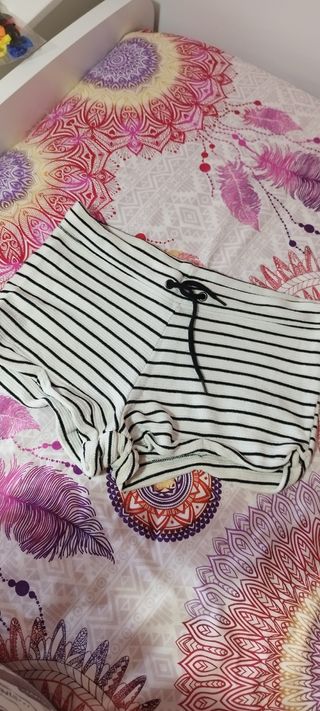 Shorts rayas blanco-negro