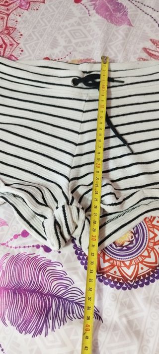 Shorts rayas blanco-negro