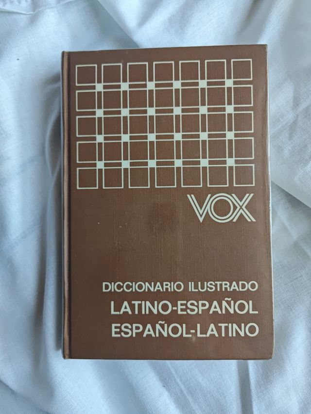 diccionario_illustrado_latino_espanol_vv