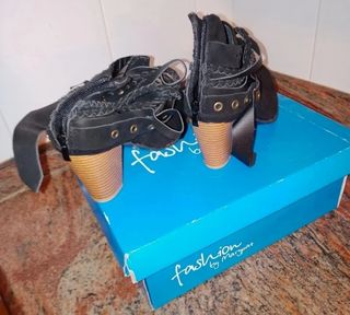 Tacones negros Marypaz