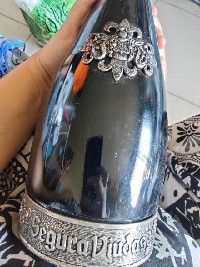 Botella Segura Viudas vacía