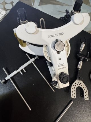 Arco facial + Articulador Stratos 300 Odontología