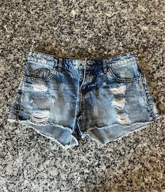 Pantaloncini corti taglia bassa jeans Lefties