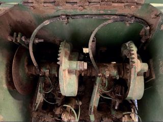 Empacadora John Deere 342 con remolque. Usada.