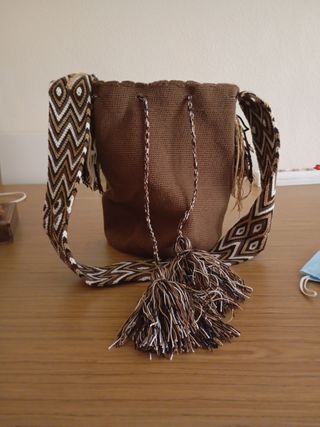 Bolso artesanal hecho en Colombia
