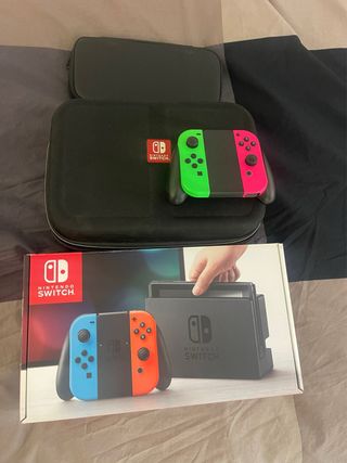 Nintendo Switch - Azul y Rojo