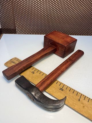 Maza y martillo carpintero