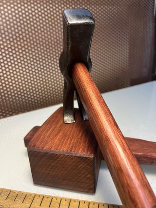 Maza y martillo carpintero