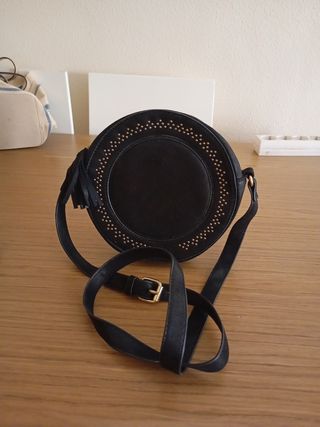 Bolso negro redondo