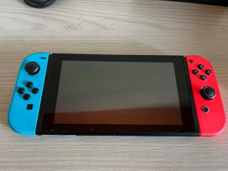 Nintendo Switch - Blu/Rossa + accessori