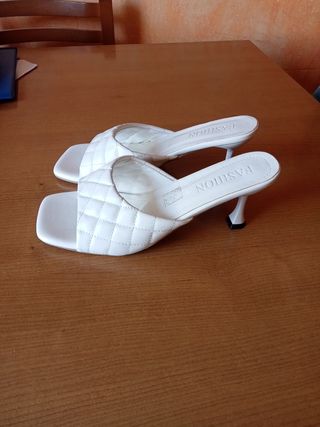Zapatos tacón bajo blancos - Talla 40