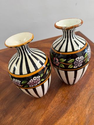 Coppia di vasi art déco.