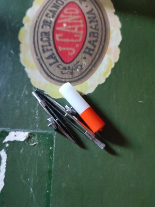Compás, tiralíneas y accesorios