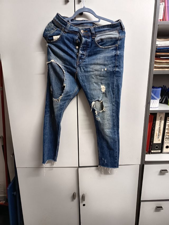 Jeans rotos azul marino