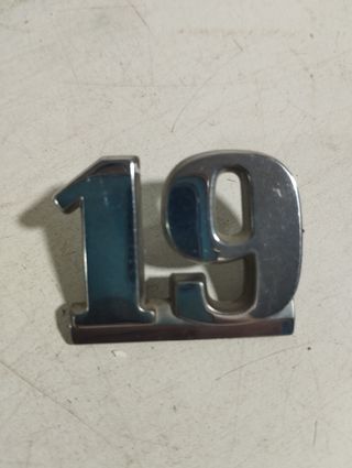 EMBLEMA RENAULT 19 