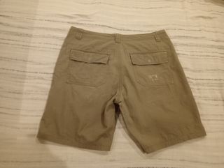 Bermudas cargo verde militar multibolsillos