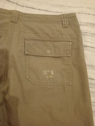 Bermudas cargo verde militar multibolsillos